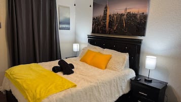 1 slaapkamer, een strijkplank/strijkijzer, wifi, beddengoed