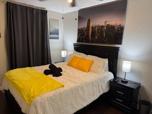 1 slaapkamer, een strijkplank/strijkijzer, wifi, beddengoed