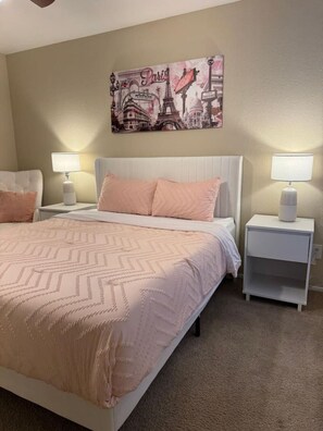 1 makuuhuone, työpöytä, silitysrauta/-lauta, Wi-Fi