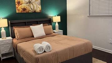 1 bedroom, desk, iron/ironing board, WiFi