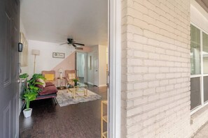Interior - Pink 1BHK, 5 miles from Downtown + Free Parking (Houston)