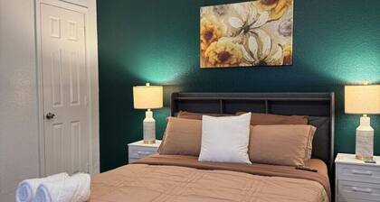 Pink 1BHK, 5 miles from Downtown + Free Parking