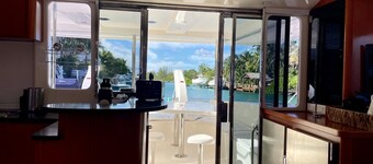 Luxury 47’ Leopard Power Catamaran - Bahamas