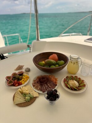 Food and drink - Luxury 47’ Leopard Power Catamaran - Bahamas (Nassau)