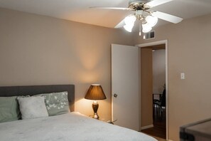 2 bedrooms, desk, iron/ironing board, WiFi