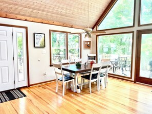 Dining -   3 bedroom lake house with view, with boat slip to rent and game room (Scottsville)