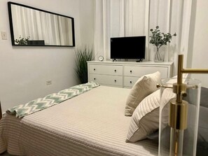 1 bedroom, WiFi, bed sheets