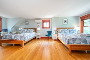 4 bedrooms, desk, iron/ironing board, travel cot