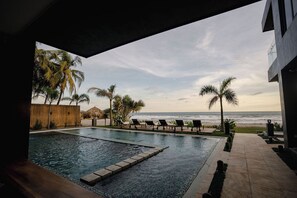 Kolam renang terbuka 