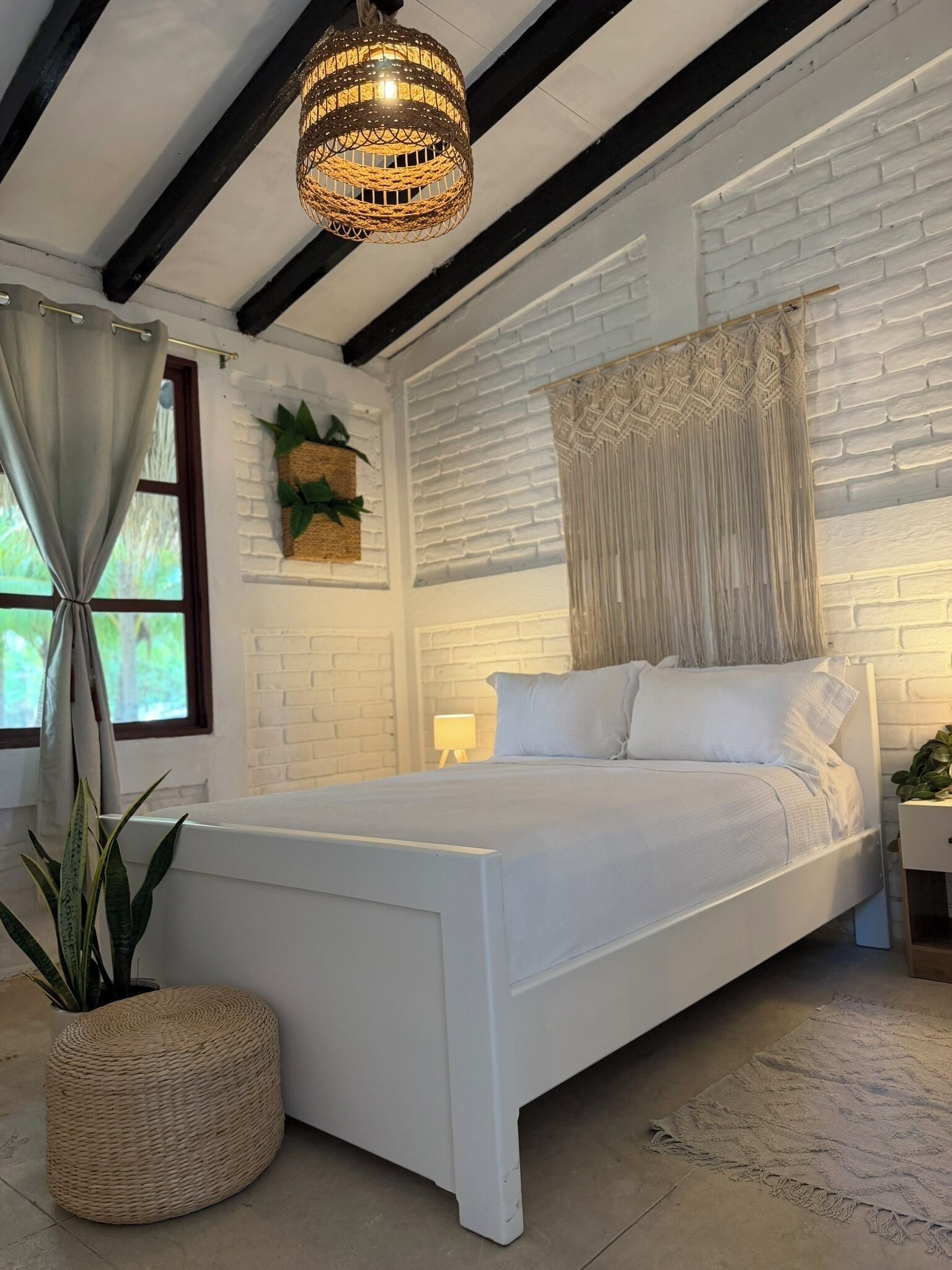 Cubrecamas, wifi gratis y ropa de cama 