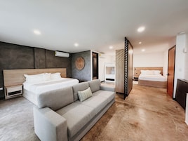 Suíte luxo, sacada, vista para o jardim | Edredons de pluma, Wi-Fi de cortesia, roupa de cama
