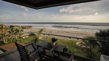 Suite, 1 King-Bett, Balkon, Meerblick | Kostenloses WLAN