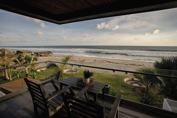 Suite, 1 King Bed, Balcony, Sea View | Free WiFi