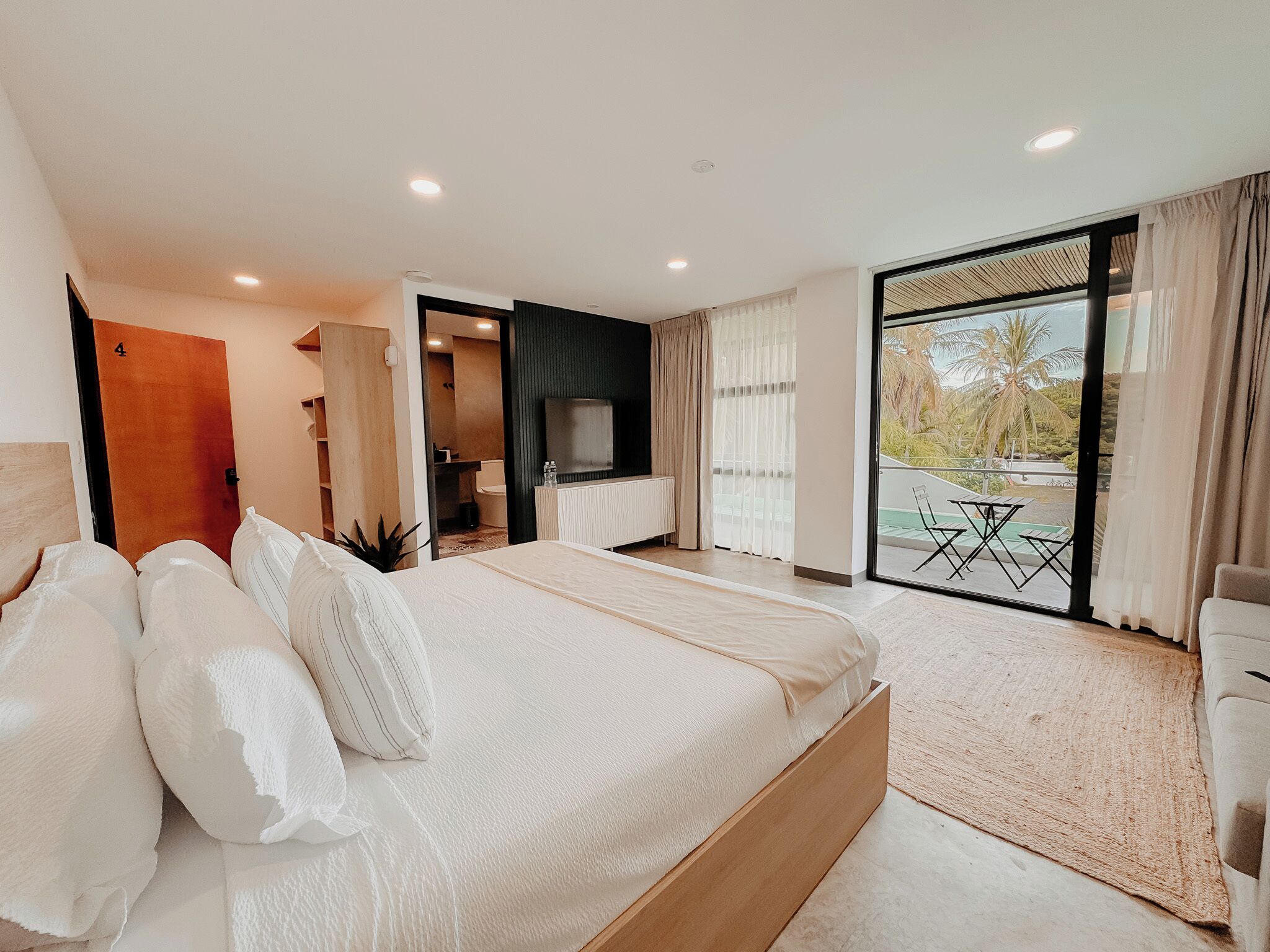 Standard Room, Balcony, Garden View | Free WiFi