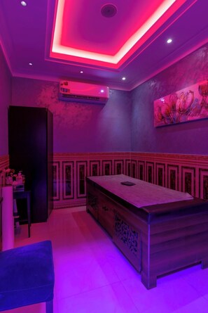 Couples treatment room(s), sauna, steam room, mud baths