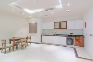 Căn hộ Superior, ban công | Khu phòng khách | TV màn hình phẳng, lò sưởi 