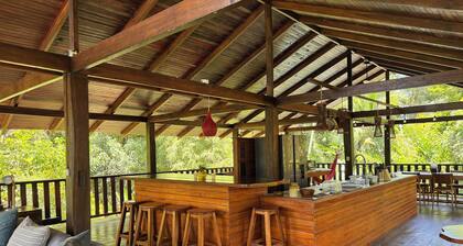 Casa Cuculeka: 3-bedroom home in magical Gandoca-Manzanillo Wildlife Refuge.