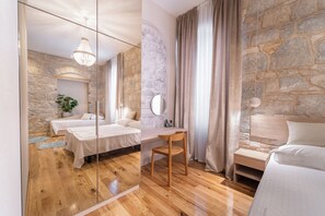 Triple Room, City View | Free WiFi