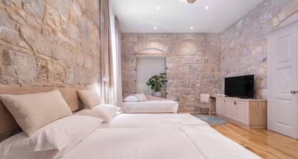 Tifani Luxury Rooms 3