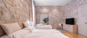 Tifani Luxury Rooms 3