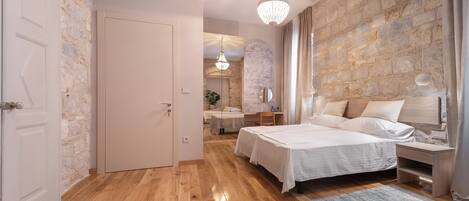 Triple Room, City View (8) | Free WiFi