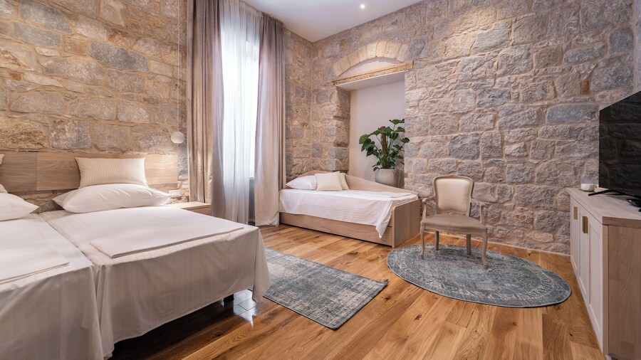 Tifani Luxury Rooms 3