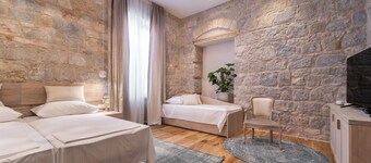 Tifani Luxury Rooms 3