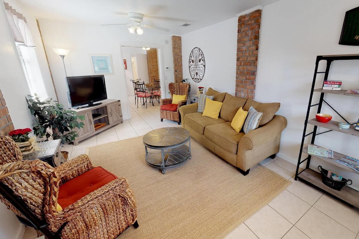 House (1 Bedroom) | Front of property
