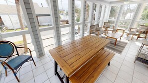 House (Upper - No Pets) | Kemudahan hartanah