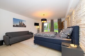 6 Schlafzimmer