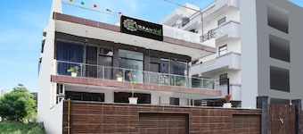 城市巢客房及天台餐廳 酒店