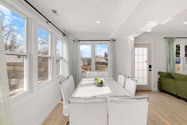 Luokittelematon kuva, 1 kautta 33, painike