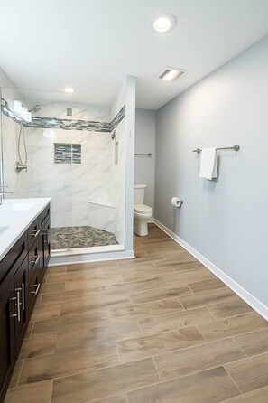 Hair dryer - Modern 4BR Getaway -Private Yard -Bensenville (Bensenville)