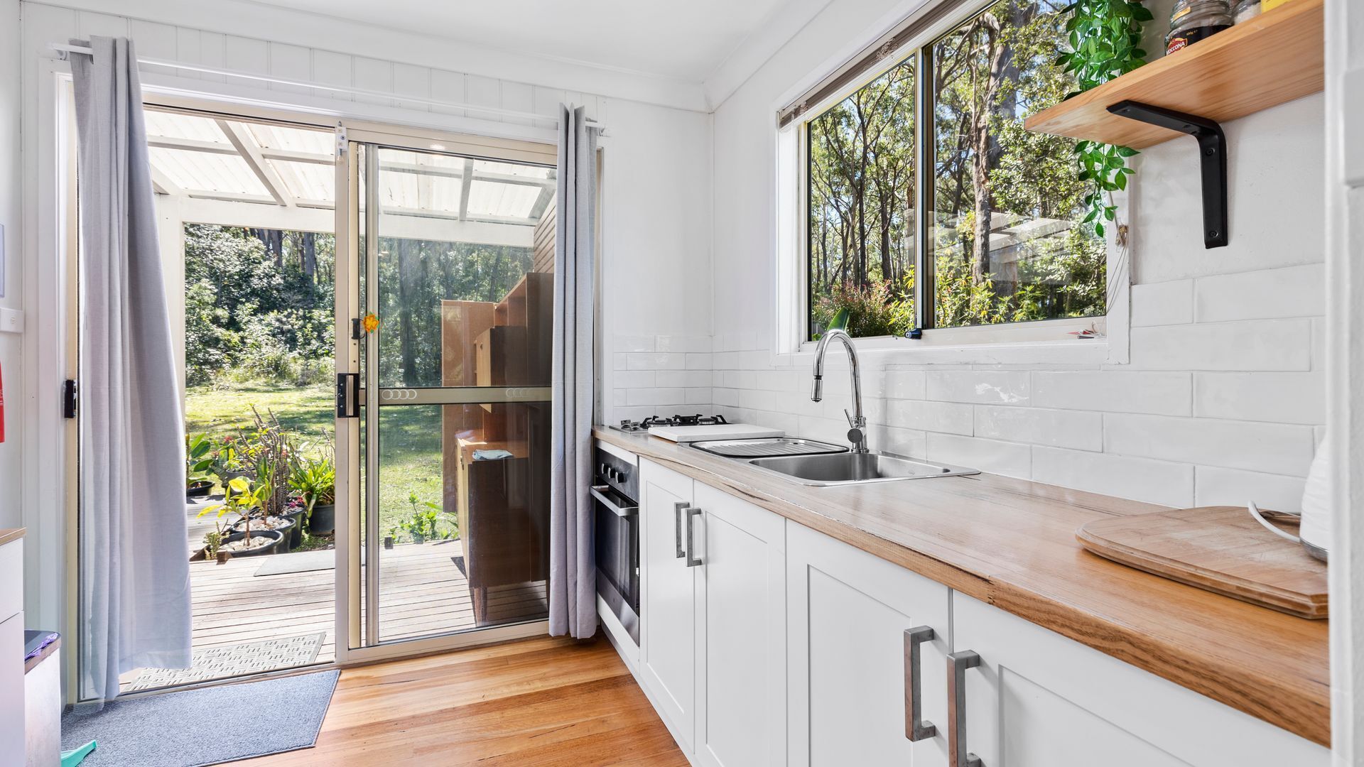 Fridge, microwave, oven