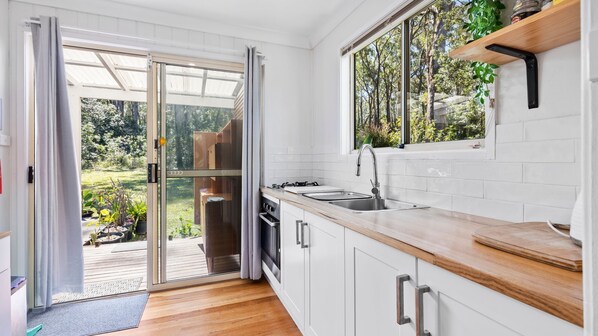 Fridge, microwave, oven