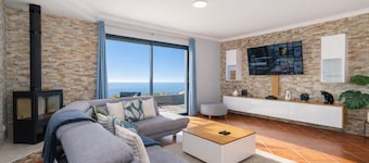 Iberian Accents • Hot Tub • Ocean and Sunset Views • Serenity in West Madeira