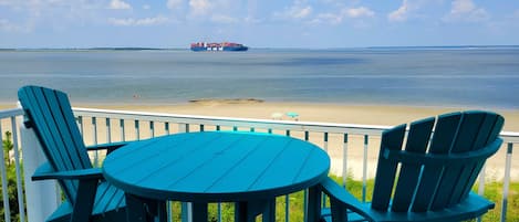 Condo (4 Bedrooms) | Property amenity