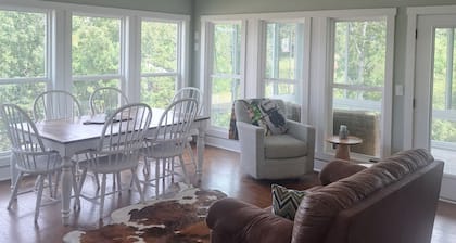 New to the Market-MY HAPPY PLACE- Spacious 2 bd/2ba home with dock