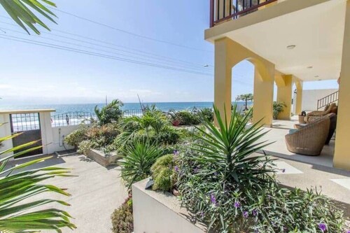 Beso del Sol - "Costa" 2-Bedroom Oceanfront Apartment