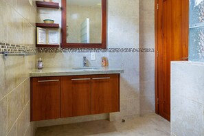 مجففات شعر، مناشف