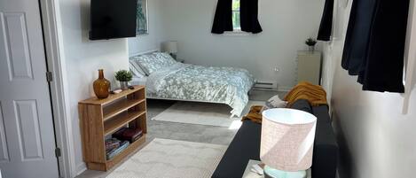 1 habitación, tabla de planchar con plancha, wifi y ropa de cama