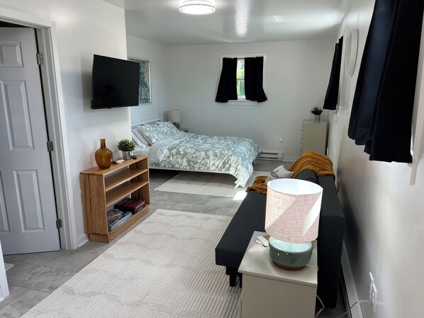 1 chambre, fer et planche à repasser, Wi-Fi, literie fournie
