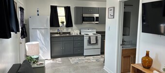 Newly remodeled spacious studio apartment in Johnstown, Richland Township, PA.