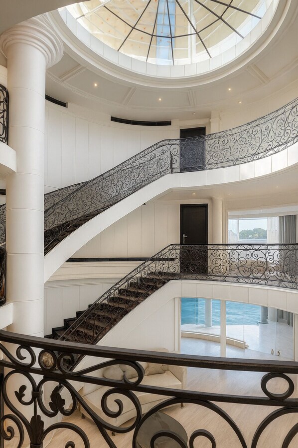 Interior detail - Nile Cruise Voyager every Friday from Aswan 3 nights and every Monday from Luxor 4 nights (Aswan)