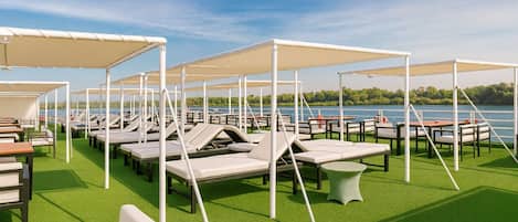 Sundeck