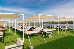 Sundeck