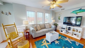 Condo (2 Bedrooms) | Property amenity