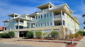 Condo (2 Bedrooms) | Property amenity