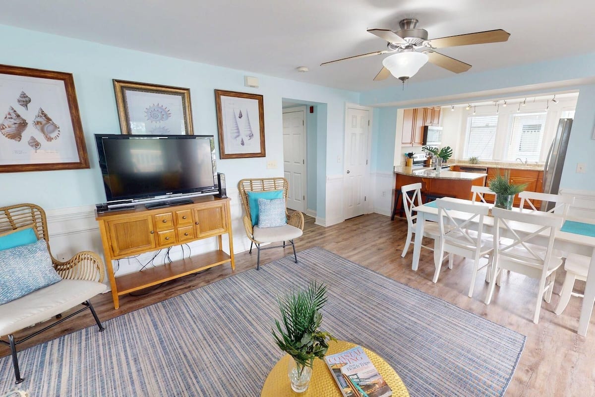 Condo (3 Bedrooms) | Front of property