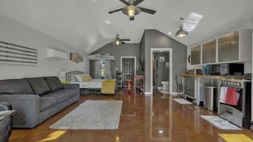 Cabin, 1 King Bed with Sofa bed, Patio (1605 Lone Man Del) | Interior